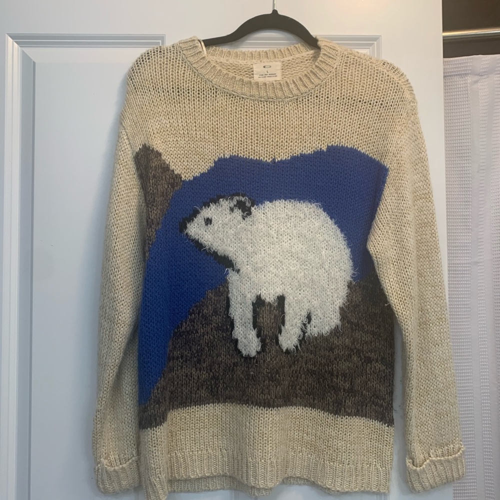 URBAN OUTFITTERS polar bear sweater